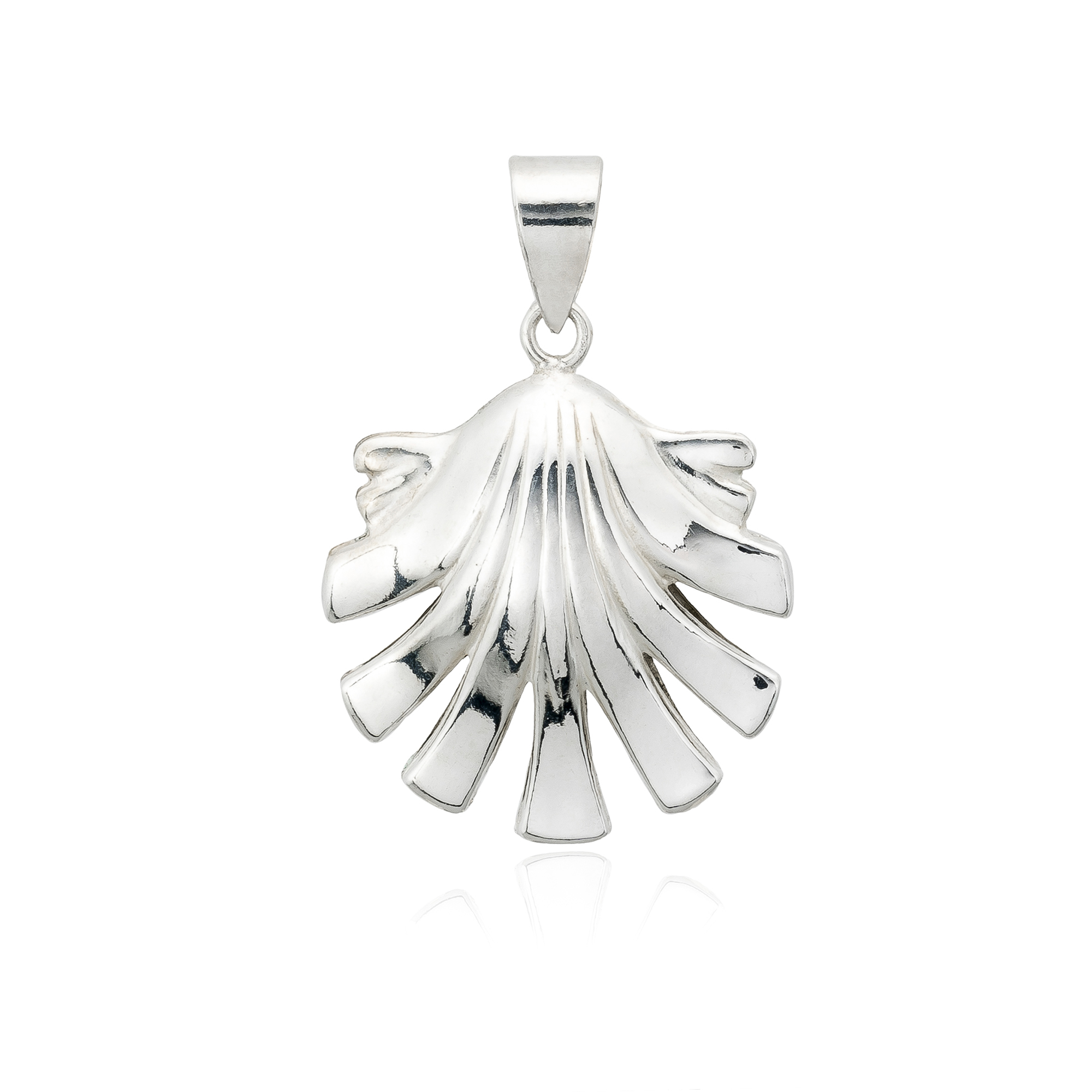 Referencia 7300380 Colgante Concha Camino en oro blanco de 18 quilates