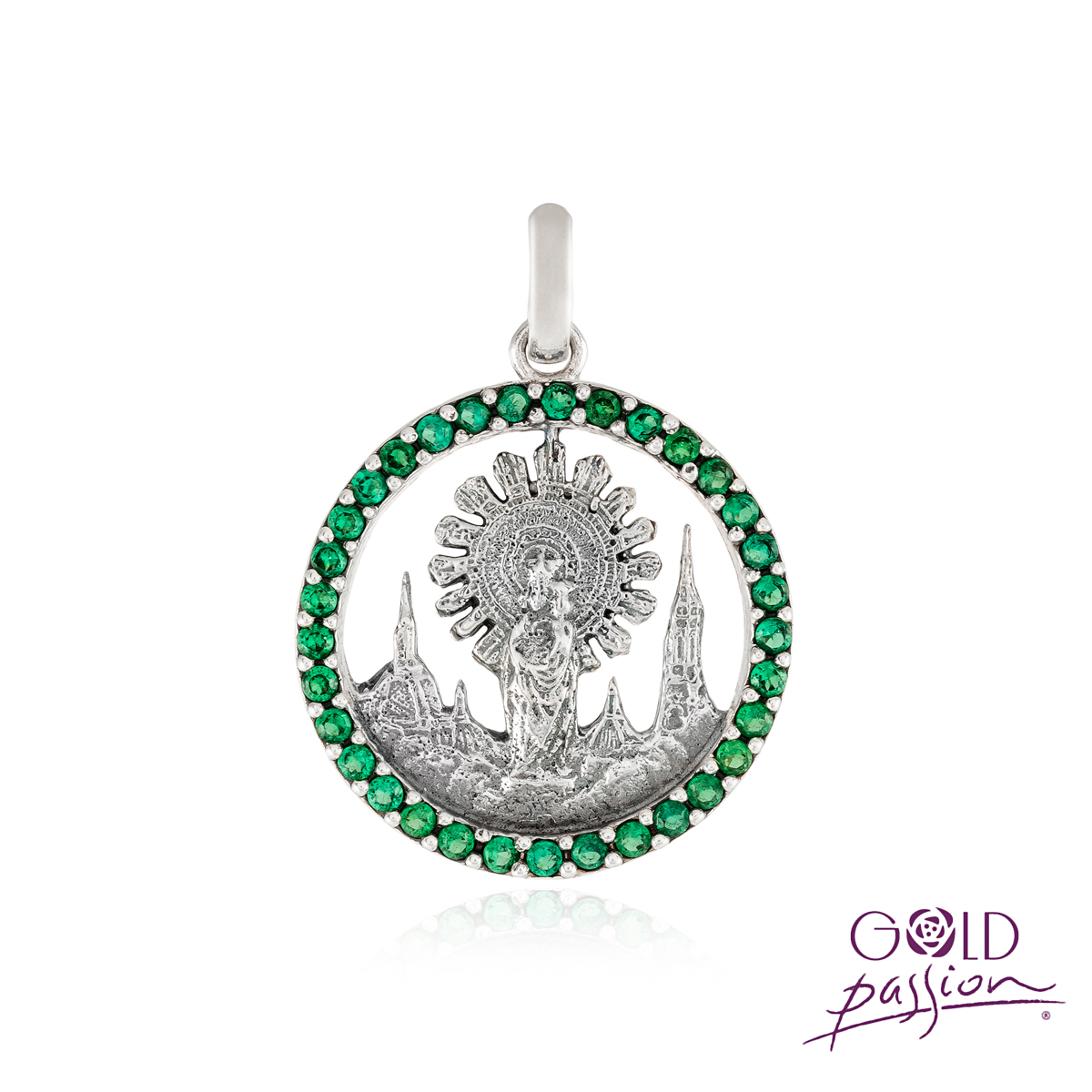 Medalla de Virgen del Pilar calada fabricada en plata oxidada con circonitas verde esmeralda Medalla de Virgen del Pilar calada fabricada en plata oxidada con circonitas verde esmeralda