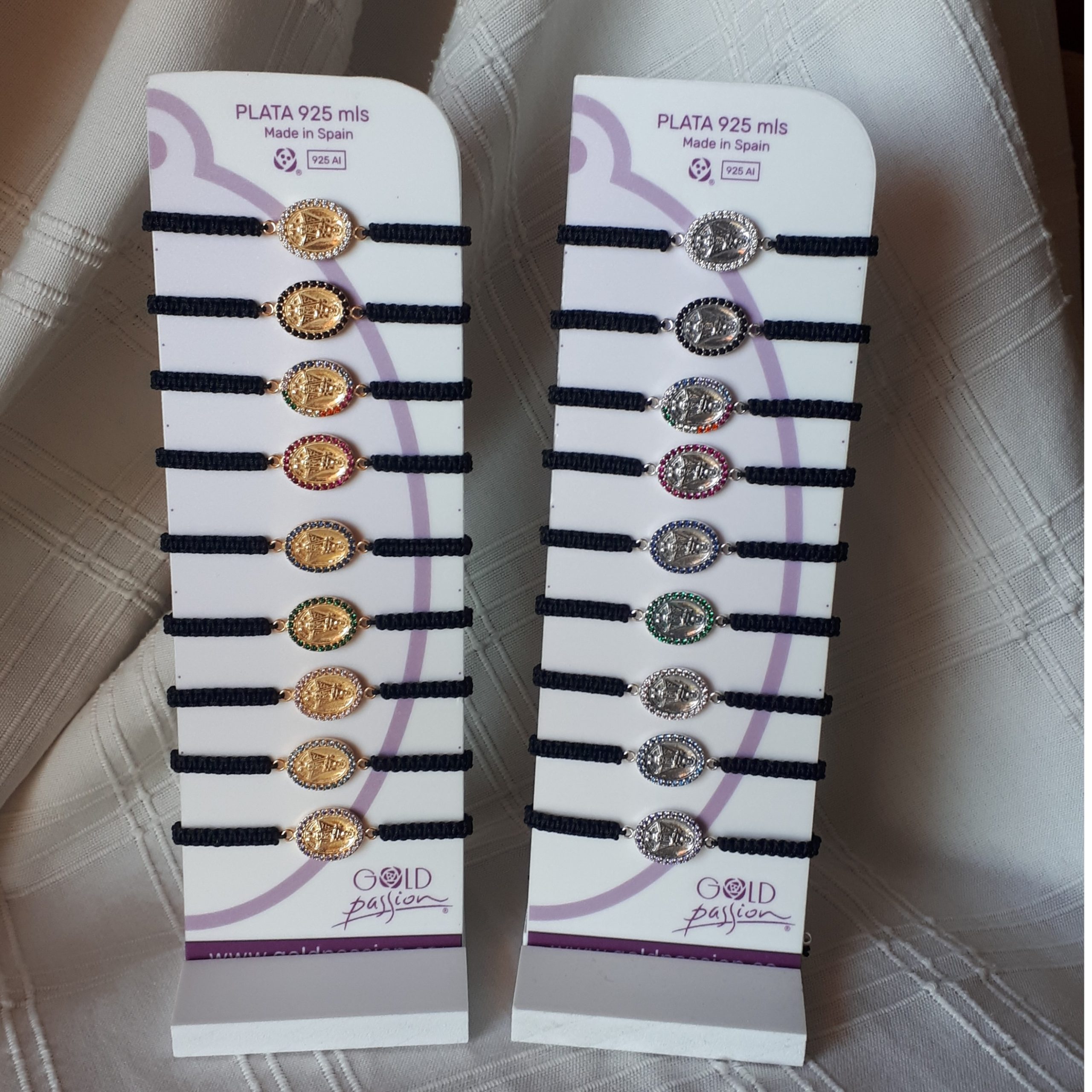 Pulseras macramé Virgen de Covadonga Pulseras macramé Virgen de Covadonga